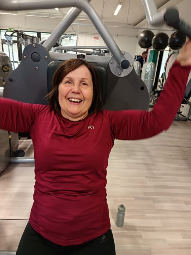 Uusi viikko, uudet treenit! 🌟Aloitetaan viikko yhdessä energisesti!Maanantaina klo 17.00 salillamme starttaa ohjattu Kuntopiiri. Tule mukaan kohottamaan kuntoa ja nauttimaan liikkumisen ilosta kannustavassa seurassa.Varaa paikkasi heti:➡️ www.femifit.fi/ajanvarausVastaanottomme on avoinna maanantaina klo 16.00–18.00. Samalla reissulla voit siis hoitaa asiakkuusasiat kuntoon tai tulla vaikkapa vain tutustumaan salitiloihimme.Tervetuloa treenaamaan omassa rauhassa! 💛#FemiFit #Raahe #Kuntosali #Kuntopiiri #HyvääUuttaViikkoa